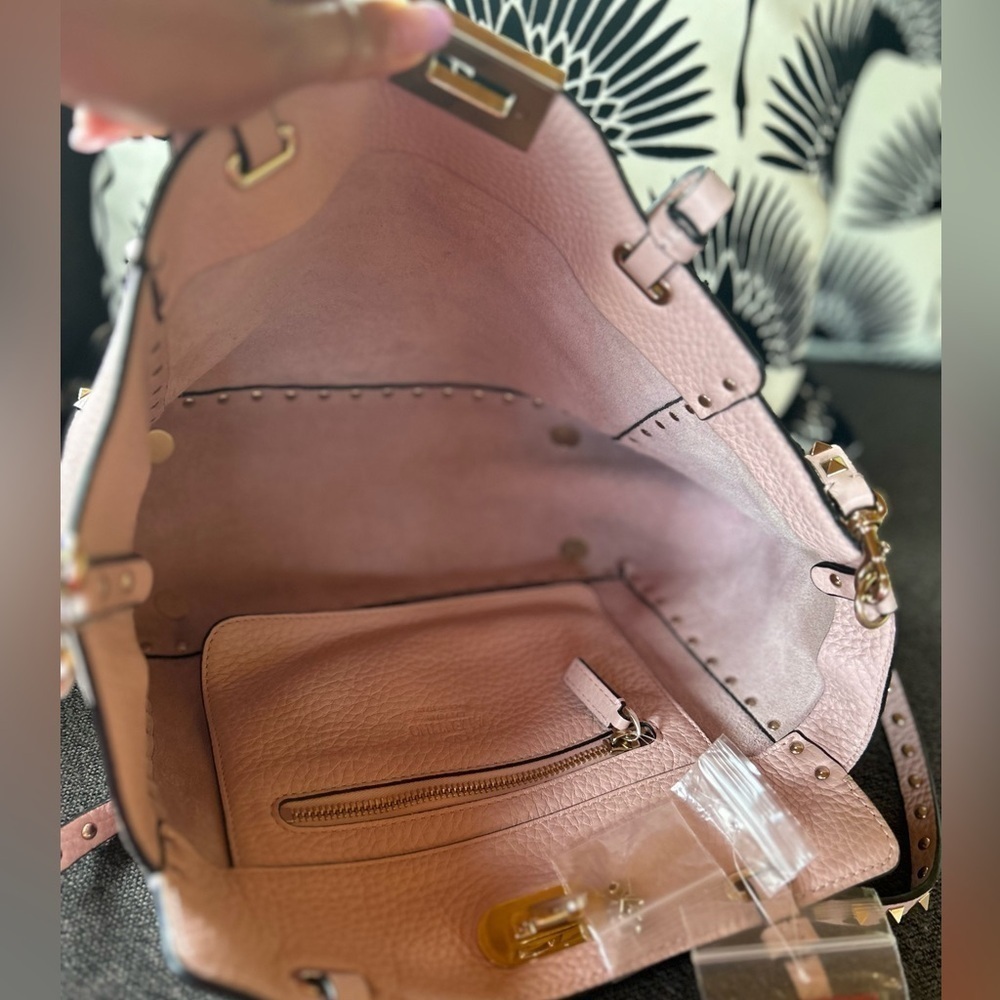 Valentino Garavani Rockstud Leather Tote - Picture 7 of 14